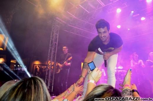 Leo Rodriguez faz Selfie com fãs na Estância Nativa Sertaneja