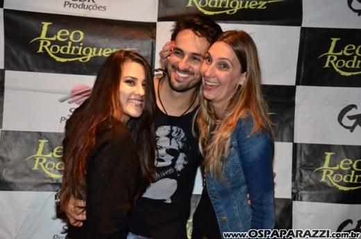 Leo Rodriguez faz Selfie com fãs na Estância Nativa Sertaneja