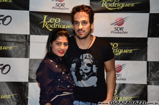 Leo Rodriguez faz Selfie com fãs na Estância Nativa Sertaneja