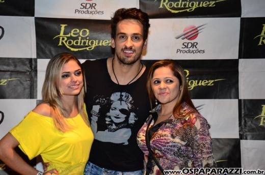 Leo Rodriguez faz Selfie com fãs na Estância Nativa Sertaneja