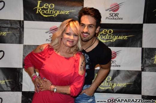 Leo Rodriguez faz Selfie com fãs na Estância Nativa Sertaneja