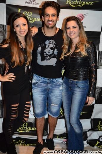 Leo Rodriguez faz Selfie com fãs na Estância Nativa Sertaneja