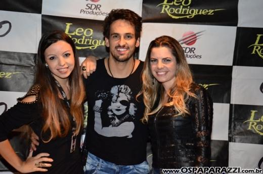 Leo Rodriguez faz Selfie com fãs na Estância Nativa Sertaneja