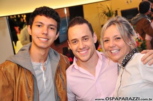 Fabio e Evandro inauguram Matsunos Cabeleireiros no Vila Ema