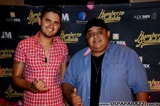 Humberto e Ronaldo no palco da Estância Nativa Sertaneja