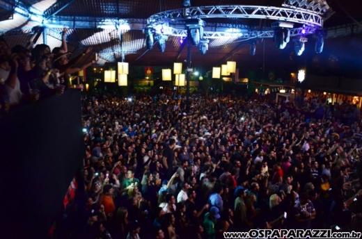 Humberto e Ronaldo no palco da Estância Nativa Sertaneja