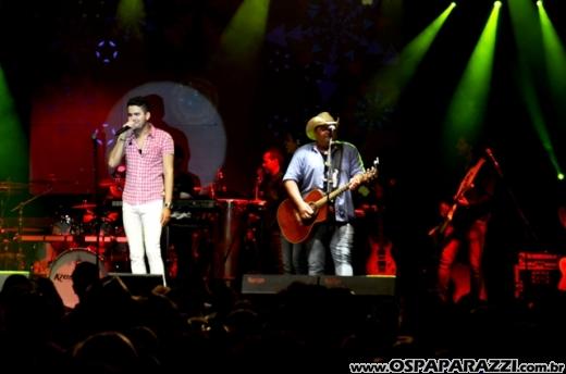 Humberto e Ronaldo no palco da Estância Nativa Sertaneja