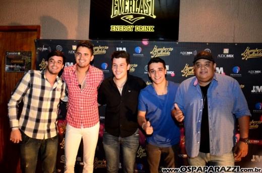 Humberto e Ronaldo no palco da Estância Nativa Sertaneja