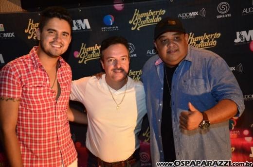 Humberto e Ronaldo no palco da Estância Nativa Sertaneja