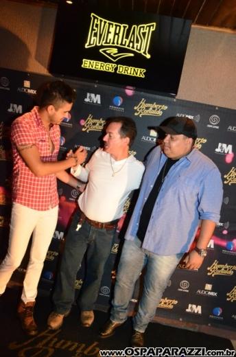 Humberto e Ronaldo no palco da Estância Nativa Sertaneja