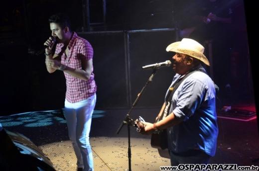 Humberto e Ronaldo no palco da Estância Nativa Sertaneja