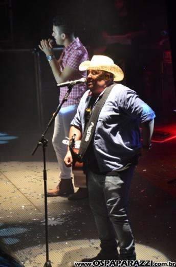 Humberto e Ronaldo no palco da Estância Nativa Sertaneja