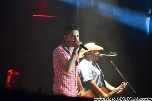 Humberto e Ronaldo no palco da Estância Nativa Sertaneja