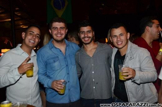 Humberto e Ronaldo no palco da Estância Nativa Sertaneja