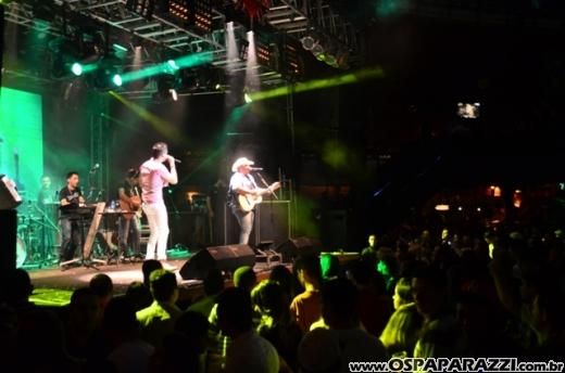 Humberto e Ronaldo no palco da Estância Nativa Sertaneja