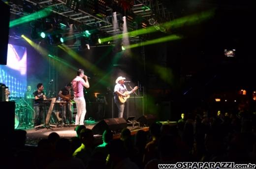 Humberto e Ronaldo no palco da Estância Nativa Sertaneja