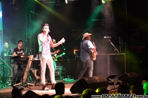 Humberto e Ronaldo no palco da Estância Nativa Sertaneja