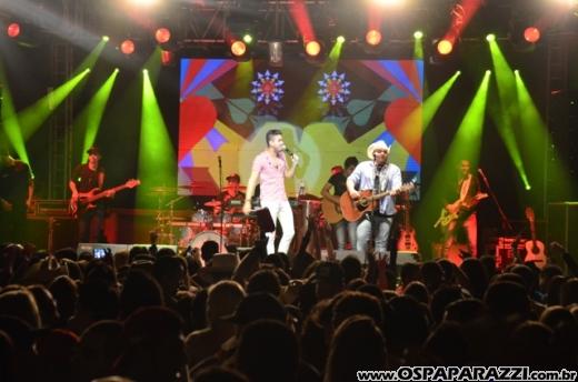Humberto e Ronaldo no palco da Estância Nativa Sertaneja