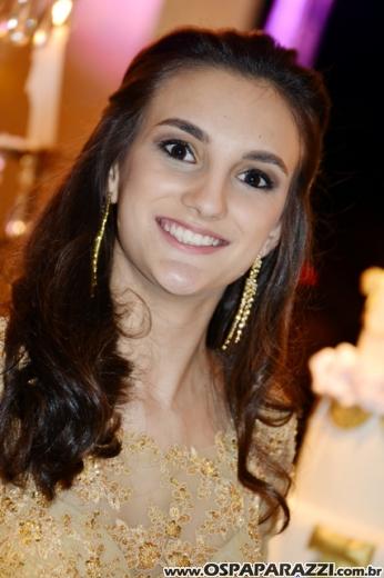 Carolina Sawaya ganha big festa de 15 anos no Interative Hall