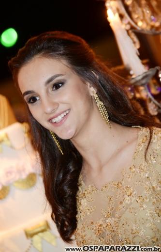 Carolina Sawaya ganha big festa de 15 anos no Interative Hall