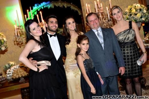 Carolina Sawaya ganha big festa de 15 anos no Interative Hall