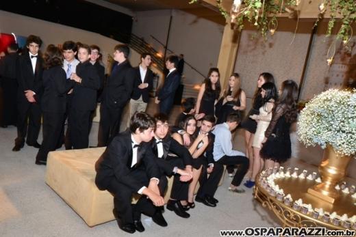 Carolina Sawaya ganha big festa de 15 anos no Interative Hall