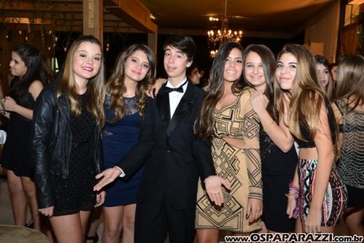 Carolina Sawaya ganha big festa de 15 anos no Interative Hall