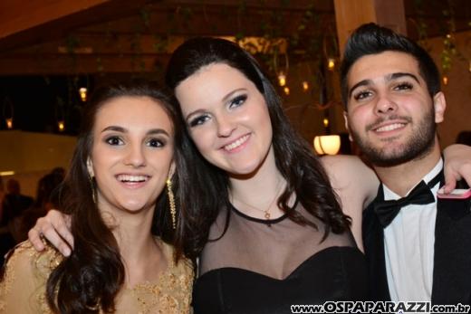 Carolina Sawaya ganha big festa de 15 anos no Interative Hall
