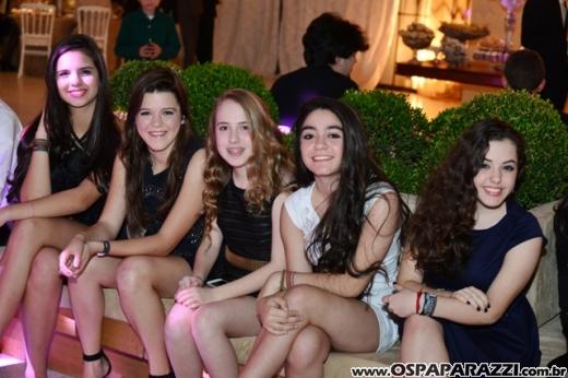 Carolina Sawaya ganha big festa de 15 anos no Interative Hall