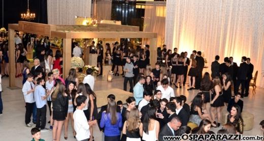 Carolina Sawaya ganha big festa de 15 anos no Interative Hall