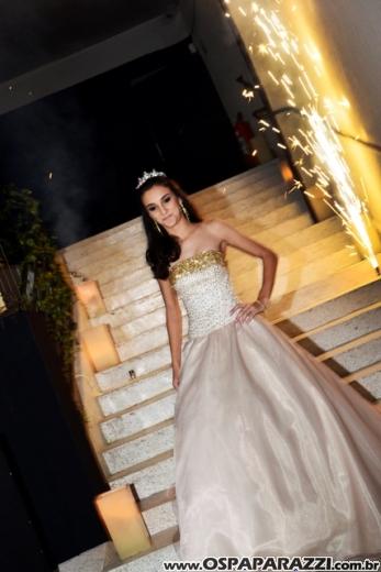 Carolina Sawaya ganha big festa de 15 anos no Interative Hall