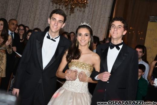 Carolina Sawaya ganha big festa de 15 anos no Interative Hall