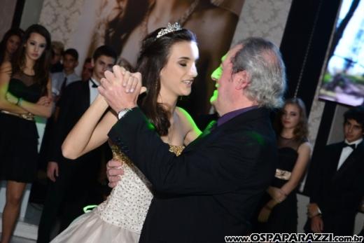 Carolina Sawaya ganha big festa de 15 anos no Interative Hall