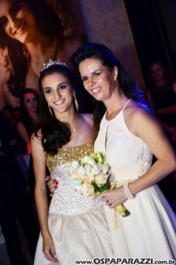 Carolina Sawaya ganha big festa de 15 anos no Interative Hall