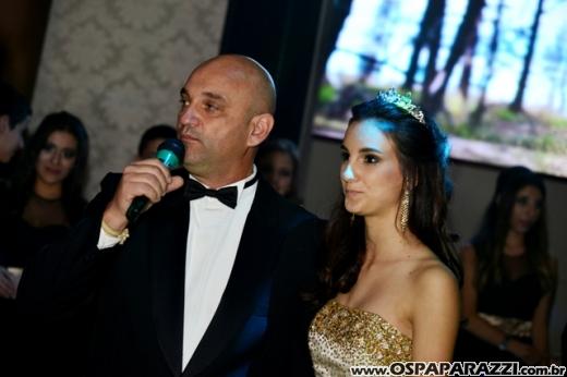 Carolina Sawaya ganha big festa de 15 anos no Interative Hall