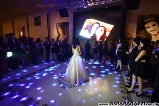 Carolina Sawaya ganha big festa de 15 anos no Interative Hall