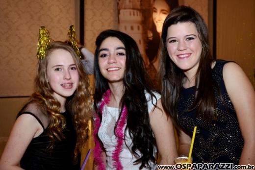Carolina Sawaya ganha big festa de 15 anos no Interative Hall