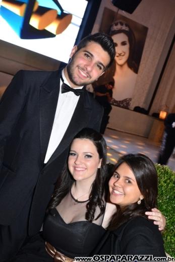 Carolina Sawaya ganha big festa de 15 anos no Interative Hall