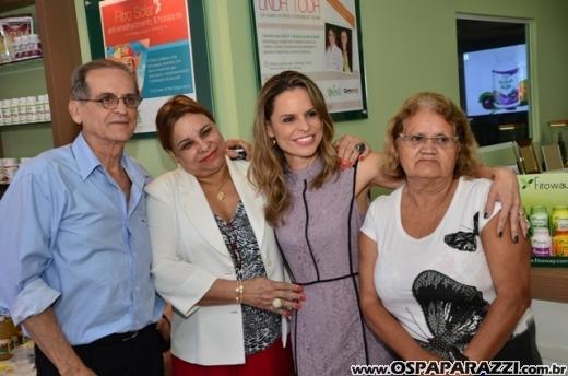 Comemoração dupla marca aniversário da Farmácia Vivace