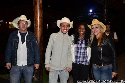 Michel Teló está de volta ao palco da Estância Nativa Sertaneja em Caçapava
