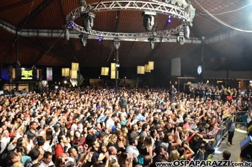 Michel Teló está de volta ao palco da Estância Nativa Sertaneja em Caçapava