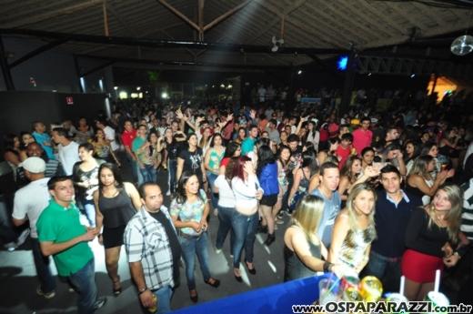 Anitta canta e dança para fãs do Vale do Paraíba - SP