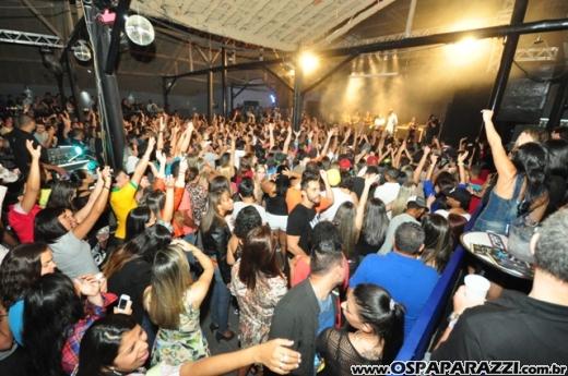 Anitta canta e dança para fãs do Vale do Paraíba - SP
