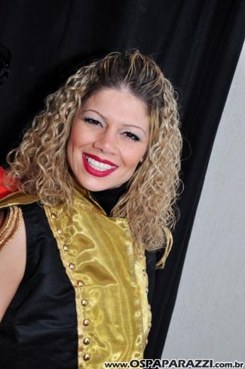 Dodô Minas comemora aniversário promovendo Mega Balada Retrô Fantasia