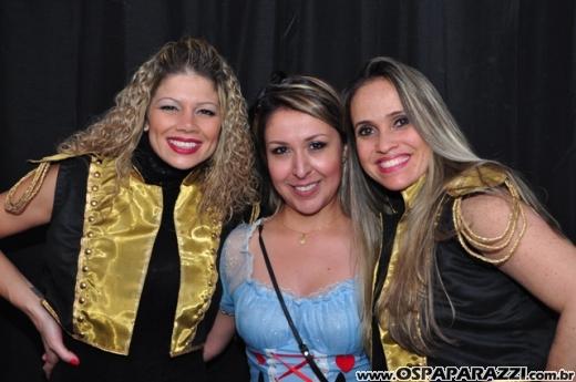 Dodô Minas comemora aniversário promovendo Mega Balada Retrô Fantasia