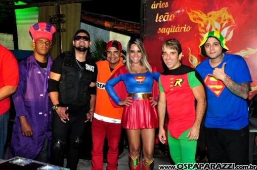 Dodô Minas comemora aniversário promovendo Mega Balada Retrô Fantasia
