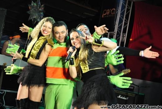 Dodô Minas comemora aniversário promovendo Mega Balada Retrô Fantasia