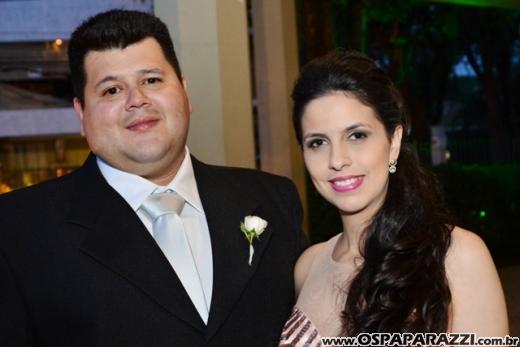 Taís Bento e Sérgio Angélico fazem casamento de novela em SJCampos