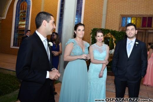 Taís Bento e Sérgio Angélico fazem casamento de novela em SJCampos