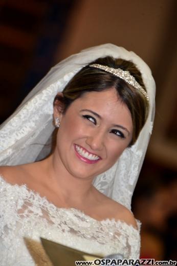 Taís Bento e Sérgio Angélico fazem casamento de novela em SJCampos